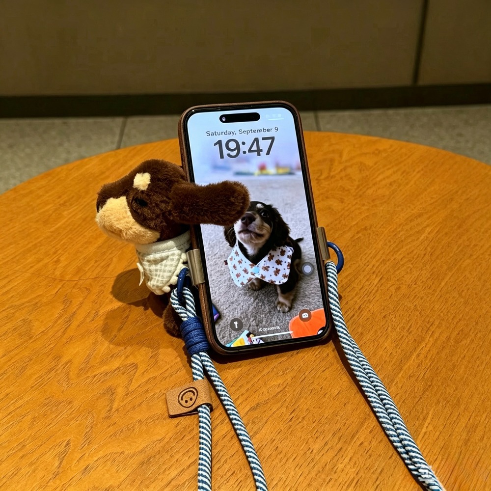 Niedliche Cartoon-Dackel-Plüsc – Phone Accessories Stand Bewertung und Preis